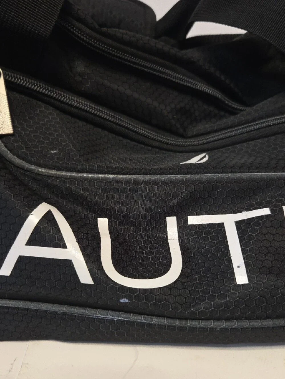 Nautica sleek black